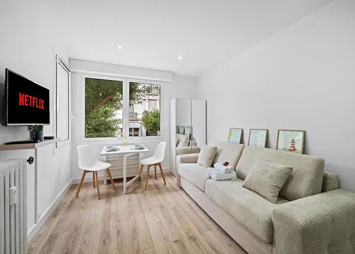 Le Gloria - Hyper Centre - Proche - Wifi Apartment Menton